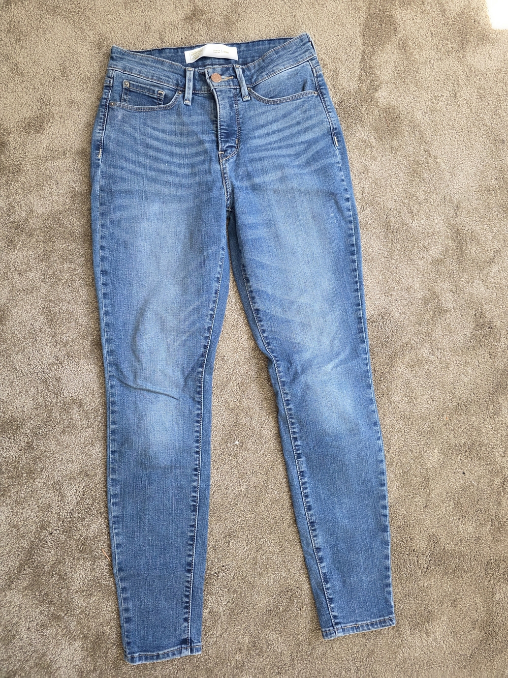 Levis Totally Shaping Skinny High Rise Jeans